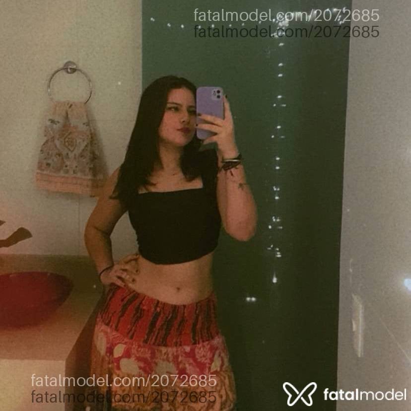 Acompanhante mulher com cabelo castanho de olhos castanhos - Aurora Niff