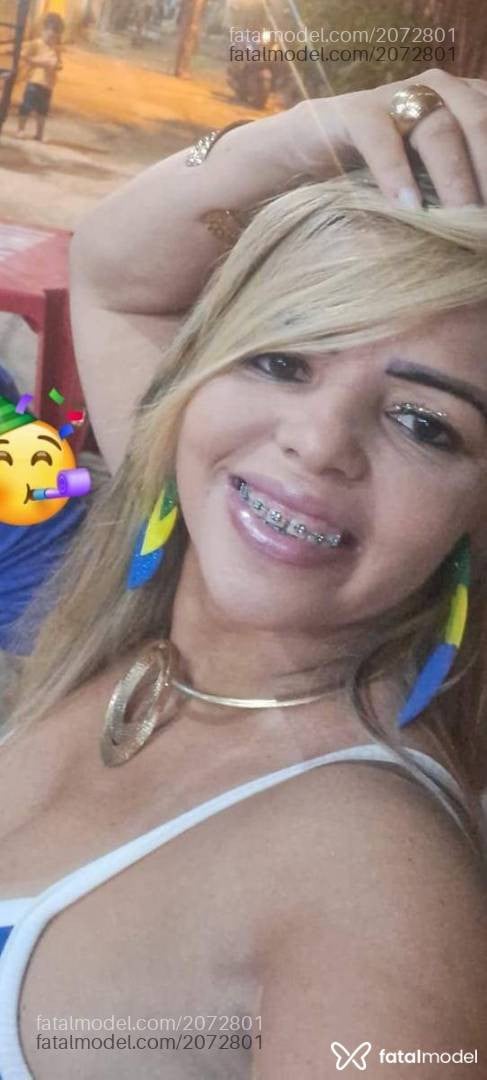 Acompanhante mulher loira (o) de olhos castanhos - Thayna Guimaraes