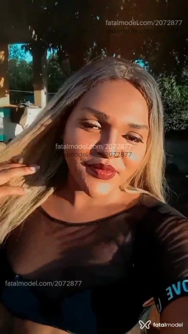 Acompanhante mulher trans com cabelo colorido de olhos pretos em Restinga Seca - Luyaralencinna