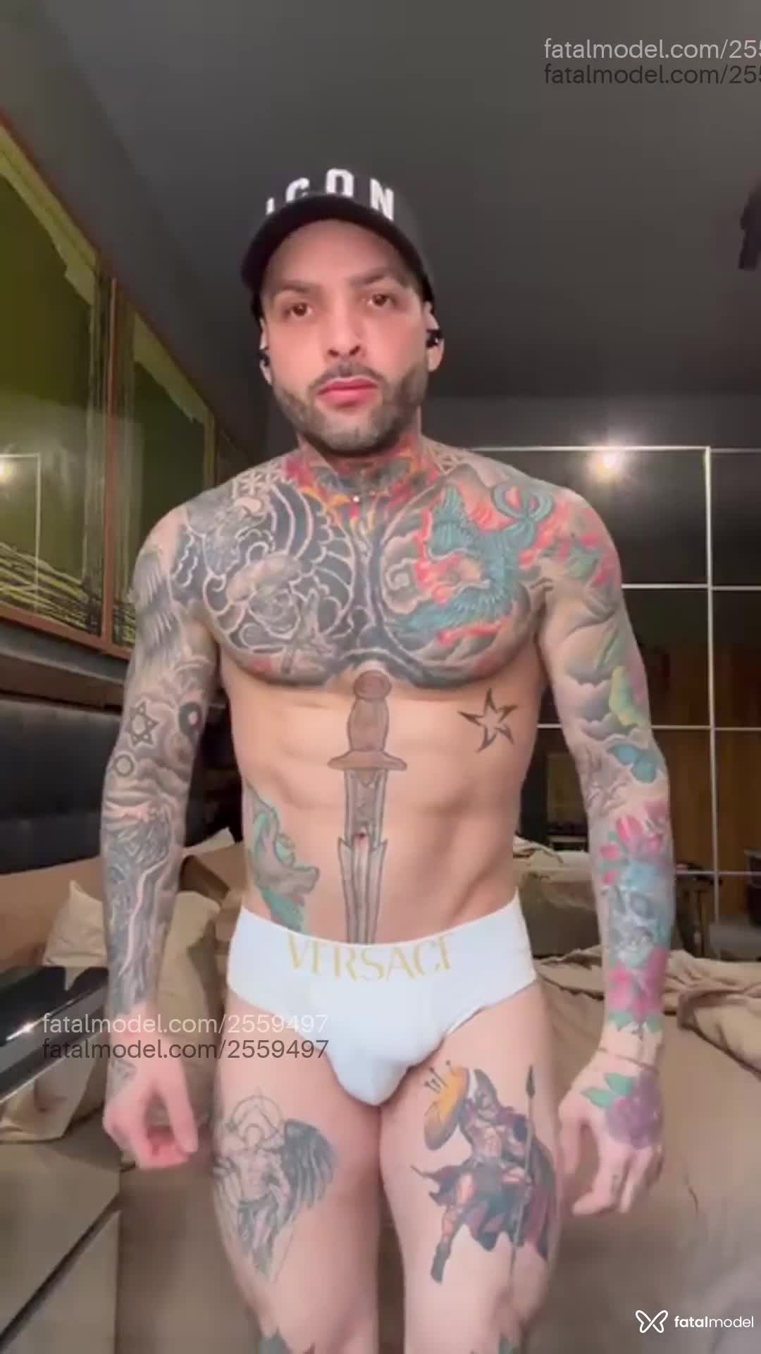 Acompanhante homem com cabelo castanho de olhos castanhos em São Paulo Acompanhante homem com cabelo castanho de olhos castanhos em São Paulo - Tylersaopaulo