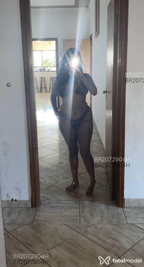 Acompanhante mulher loira (o) de olhos castanhos - Taisgostosa