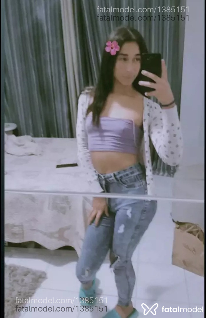 Acompanhante mulher trans com cabelo castanho de olhos castanhos - Laylavenedotada