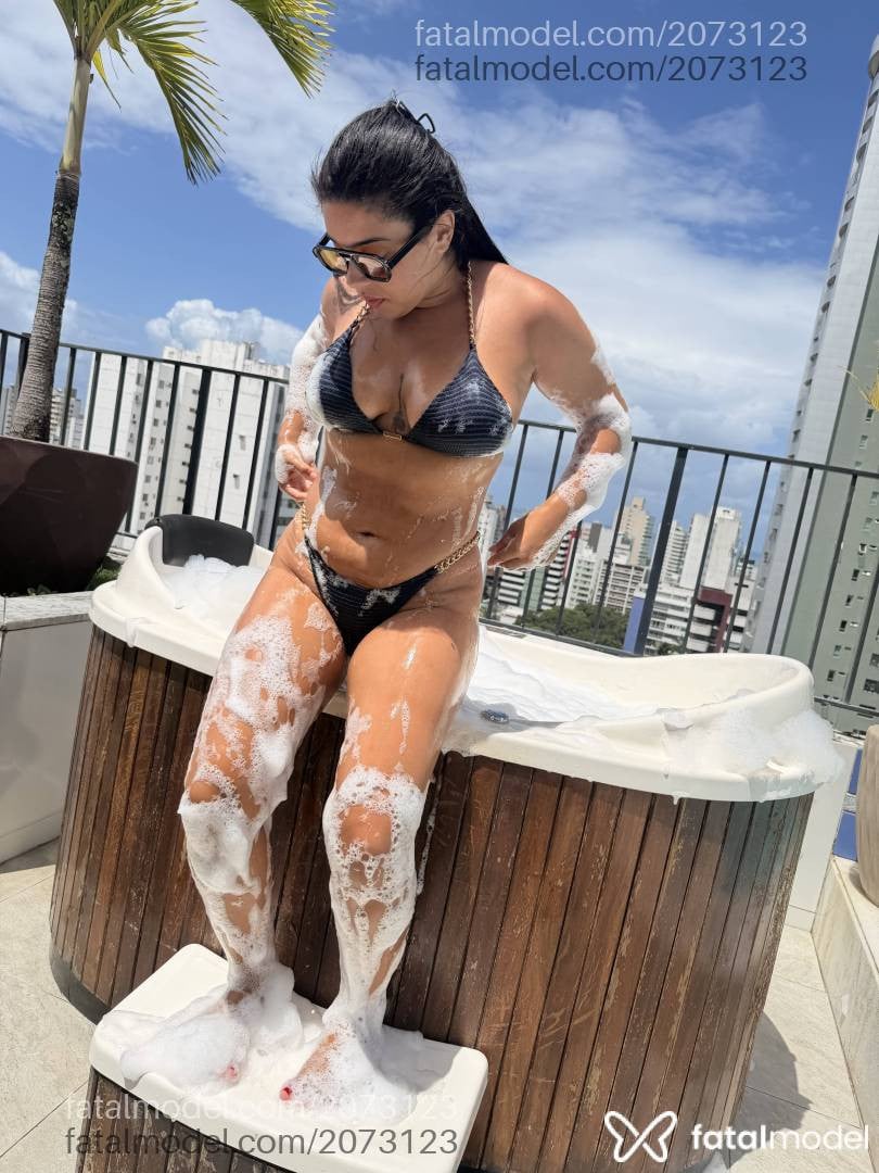 Acompanhante mulher morena (o) de olhos mel - Bianca