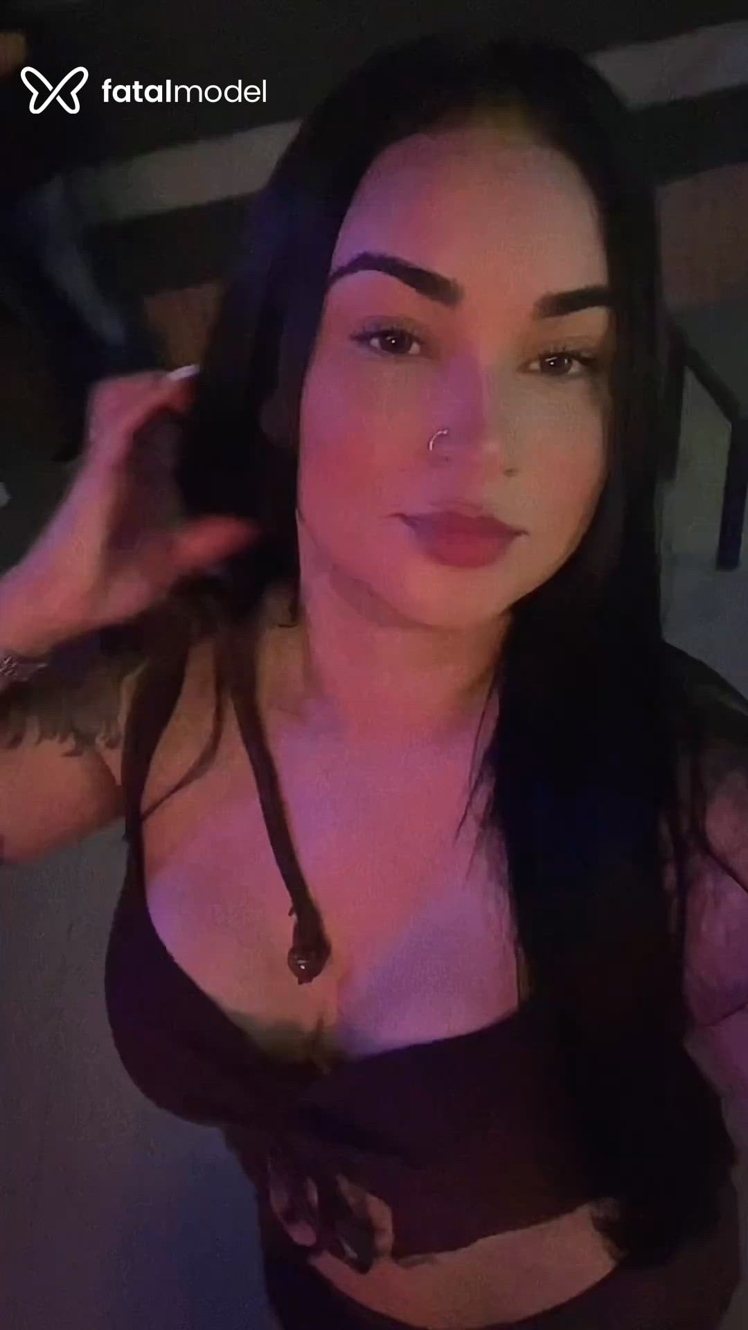 Acompanhante mulher morena (o) de olhos castanhos - Ellen Moraes Acompanhante mulher morena (o) de olhos castanhos - Ellen Moraes