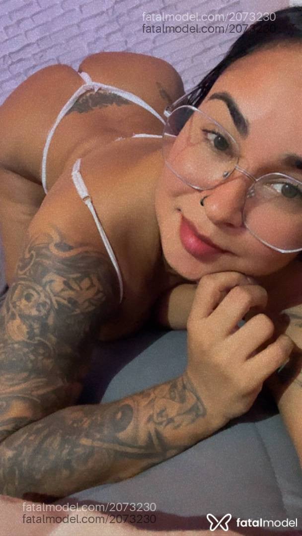 Acompanhante mulher morena (o) de olhos castanhos - Ellen Moraes