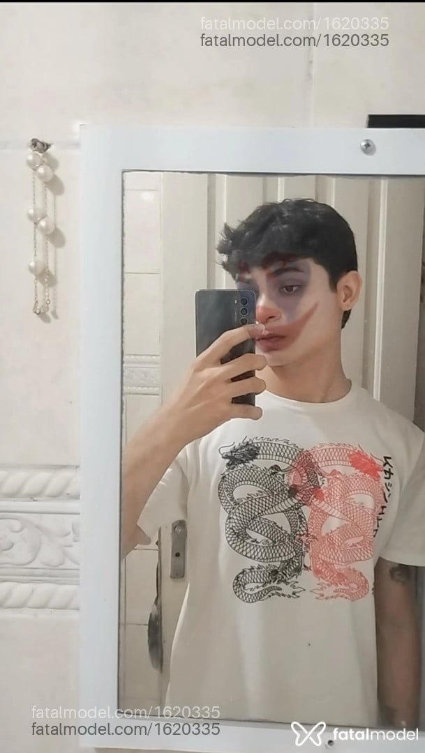 Acompanhante mulher trans com cabelo castanho de olhos castanhos em Porto Alegre - Aylla Tavares