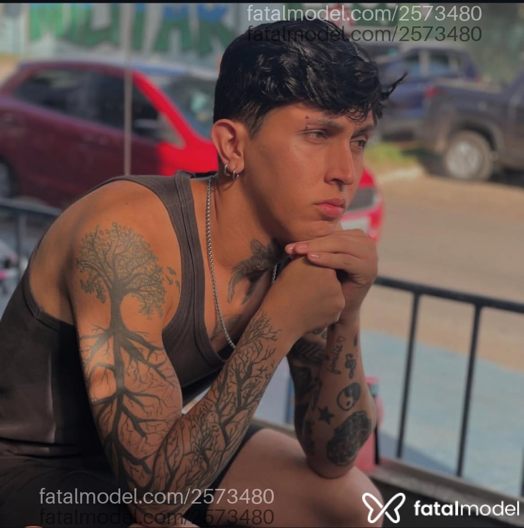 Acompanhante homem morena (o) de olhos castanhos em Brasília - Lucas Alves