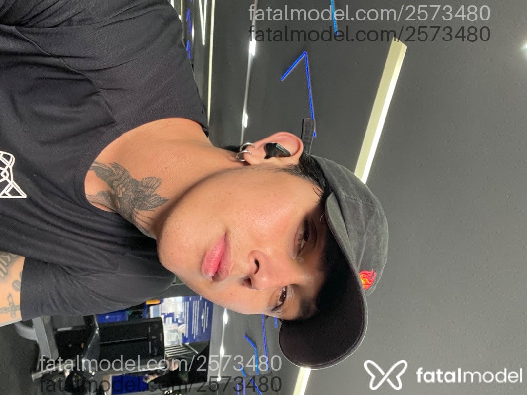 Acompanhante homem morena (o) de olhos castanhos em Brasília - Lucas Alves