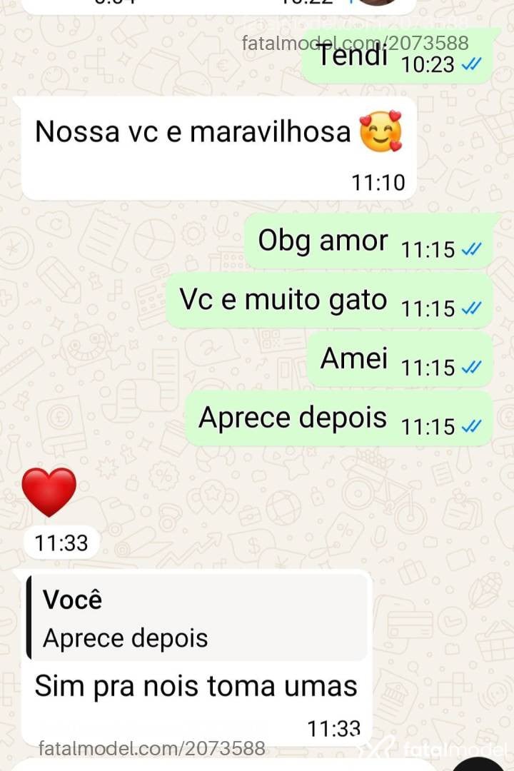 Acompanhante mulher morena (o) de olhos pretos - Ayla