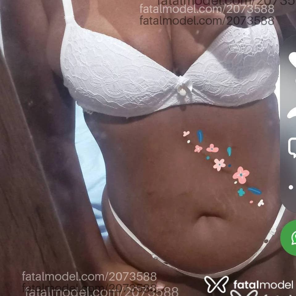 Acompanhante mulher morena (o) de olhos pretos - Ayla