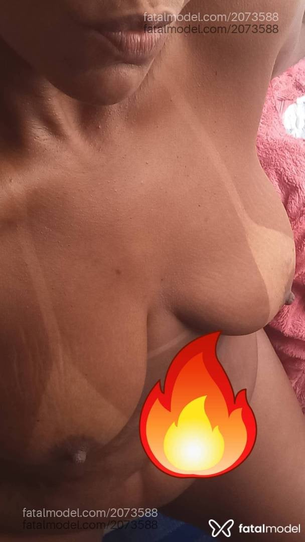Acompanhante mulher morena (o) de olhos pretos - Ayla