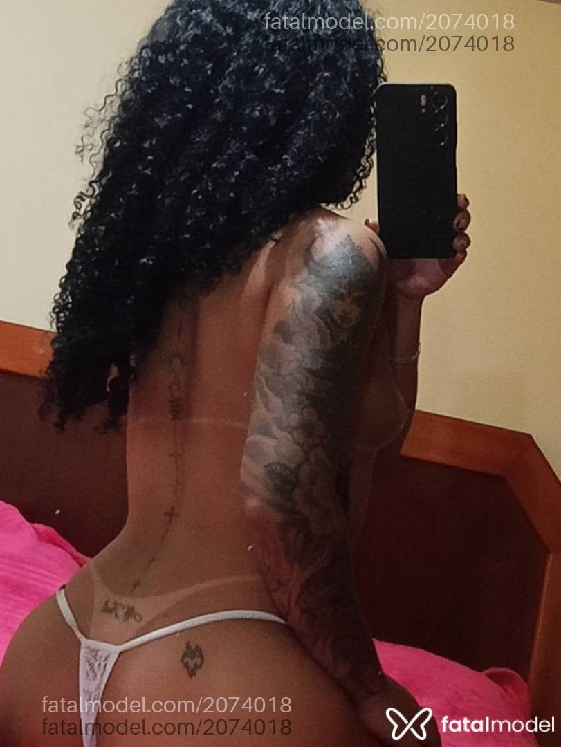 Acompanhante mulher morena (o) de olhos pretos - Viviane Stefany