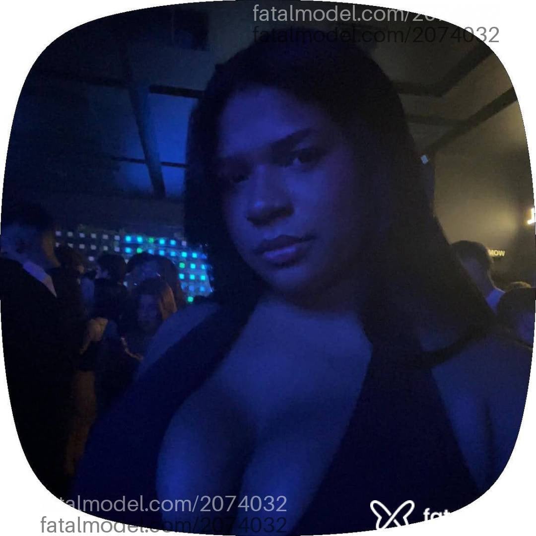 Acompanhante mulher morena (o) de olhos mel - Bruna