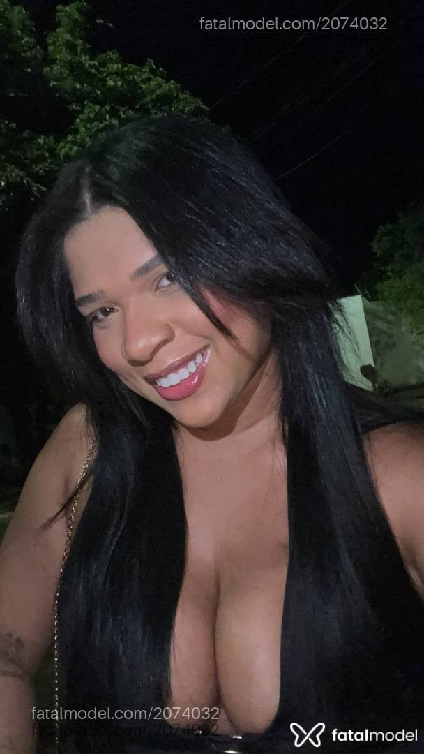 Acompanhante mulher morena (o) de olhos mel - Bruna