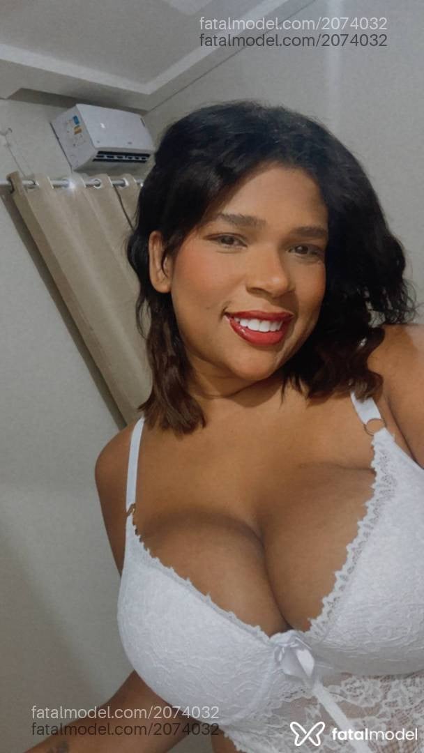 Acompanhante mulher morena (o) de olhos mel - Bruna