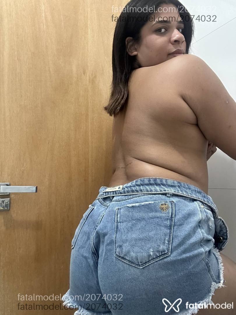 Acompanhante mulher morena (o) de olhos mel - Bruna