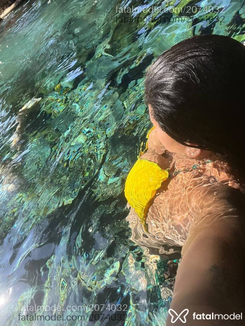 Acompanhante mulher morena (o) de olhos mel - Bruna