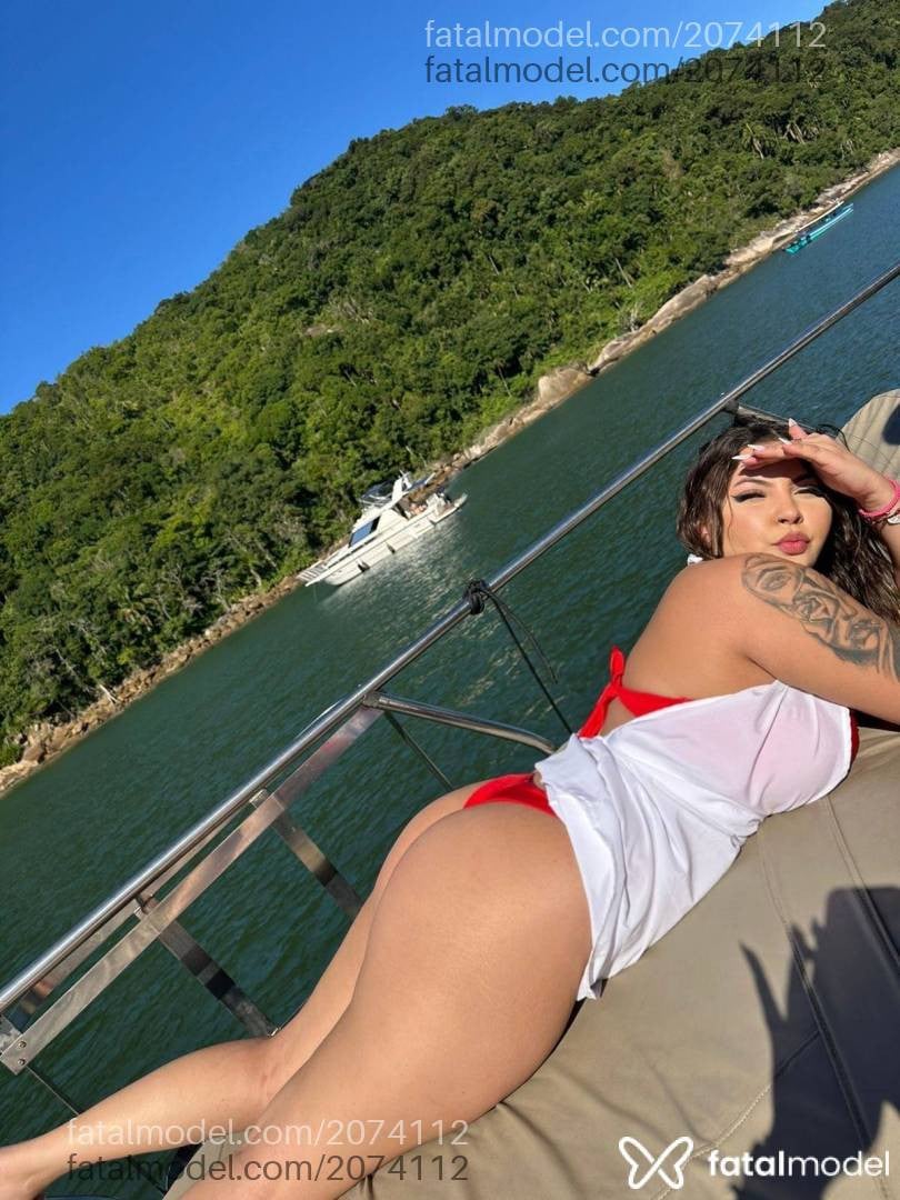 Acompanhante mulher loira (o) de olhos verdes - Eduarda