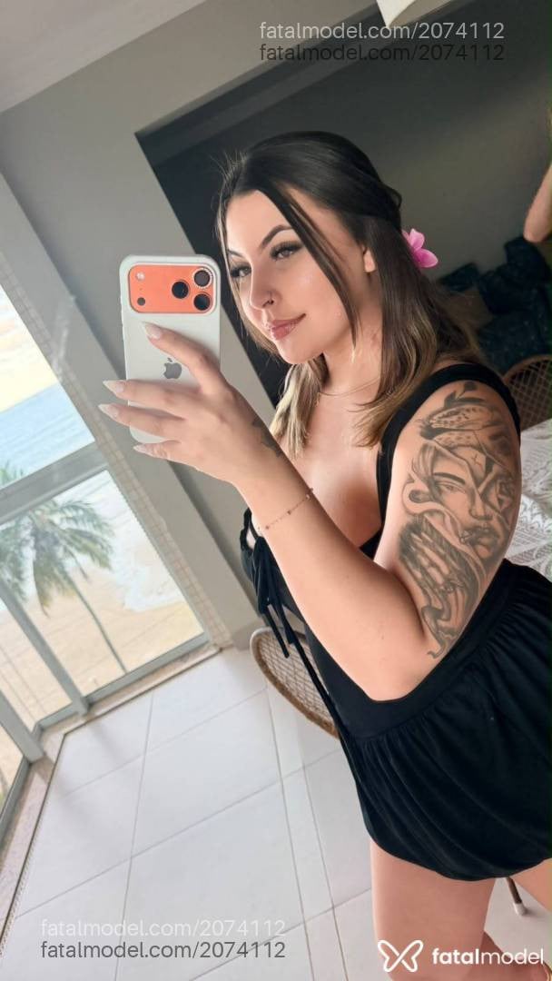 Acompanhante mulher loira (o) de olhos verdes - Eduarda