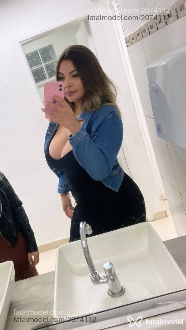 Acompanhante mulher loira (o) de olhos verdes - Eduarda