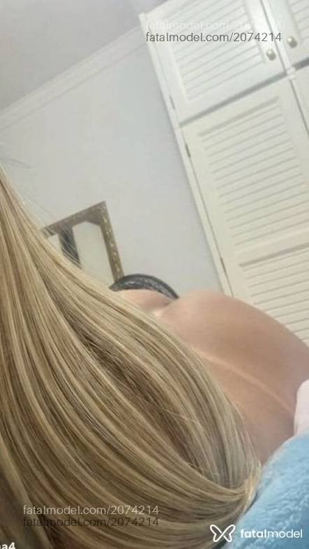 Acompanhante mulher loira (o) de olhos castanhos - Isa
