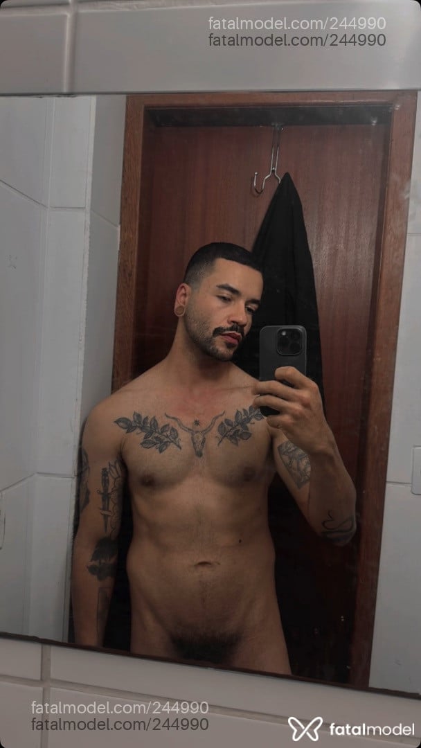 Acompanhante homem morena (o) de olhos castanhos em São João Del Rei Acompanhante homem morena (o) de olhos castanhos em São João Del Rei - Leon