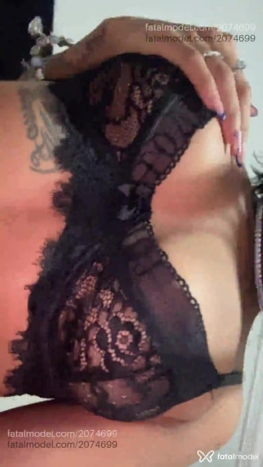 Acompanhante mulher morena (o) de olhos pretos - Belinha Acompanhante mulher morena (o) de olhos pretos - Belinha