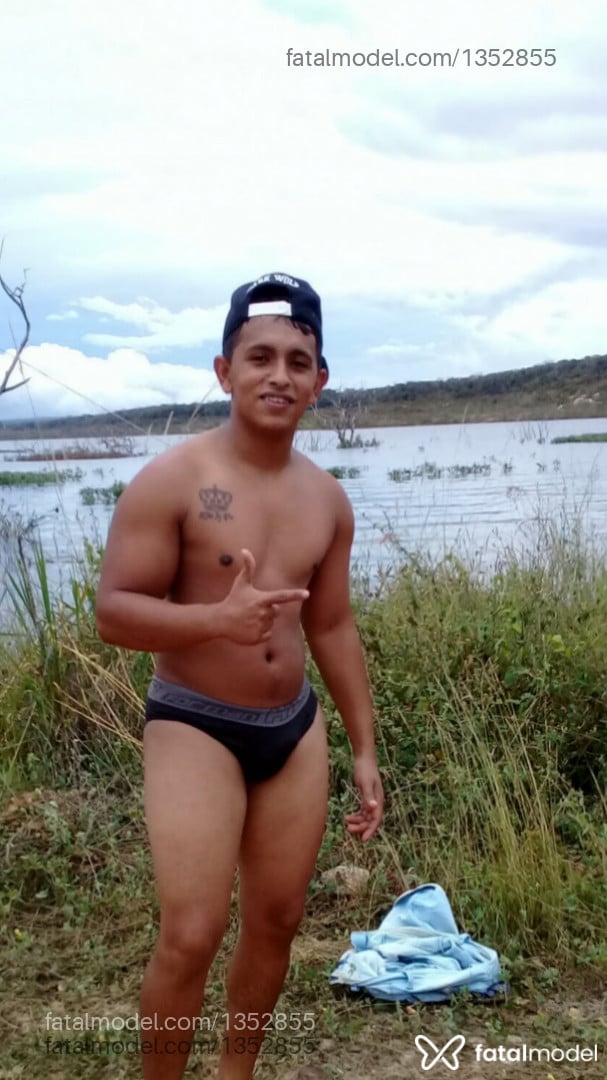 Acompanhante homem morena (o) de olhos castanhos em Tianguá - Bruno