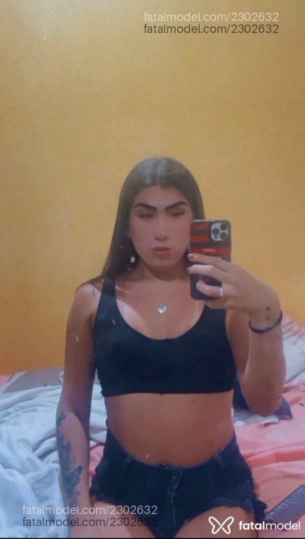 Acompanhante mulher trans com cabelo castanho de olhos castanhos em Florianópolis - Isabella Dias