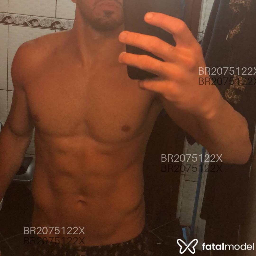 Acompanhante homem morena (o) de olhos castanhos em Rio de Janeiro Acompanhante homem morena (o) de olhos castanhos em Rio de Janeiro - Lucas