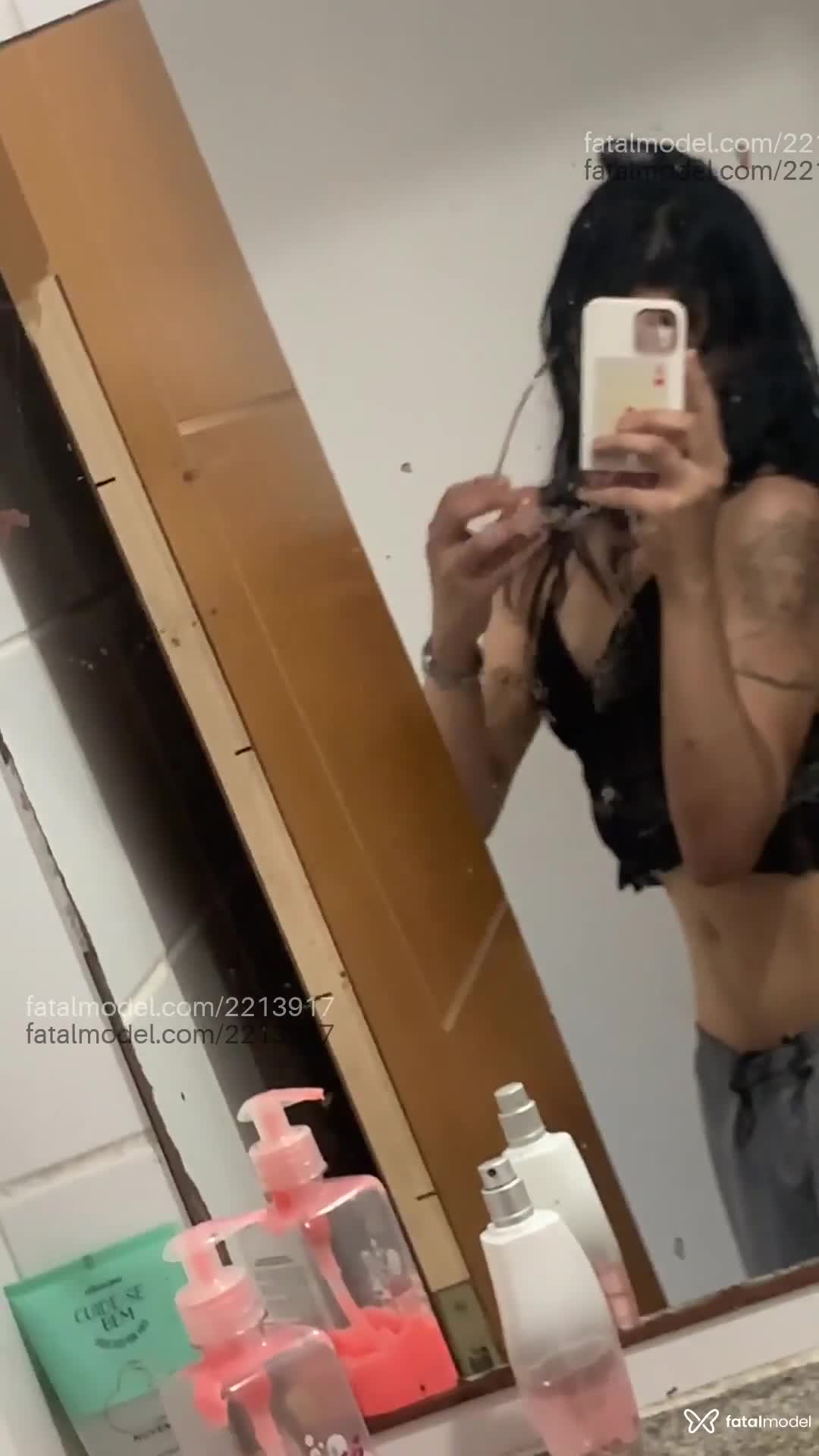 Acompanhante mulher trans morena (o) de olhos castanhos - Ana
