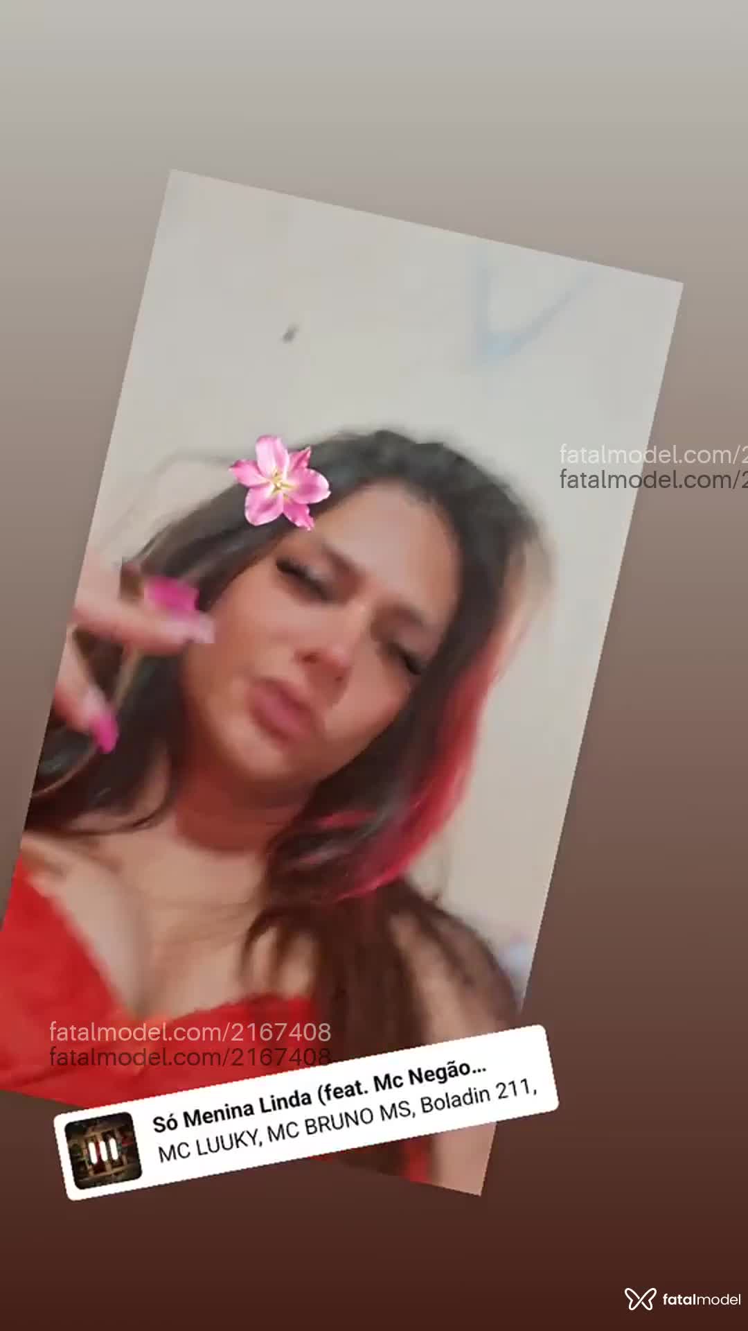 Acompanhante mulher trans com cabelo castanho de olhos mel - Sthefany Hills Acompanhante mulher trans com cabelo castanho de olhos mel - Sthefany Hills