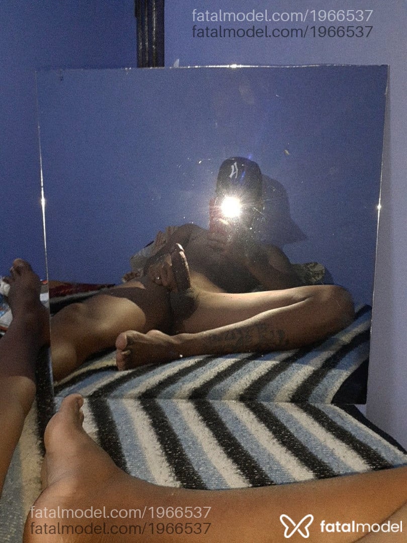 Acompanhante homem morena (o) de olhos pretos - Tonzinho Acompanhante homem morena (o) de olhos pretos - Tonzinho