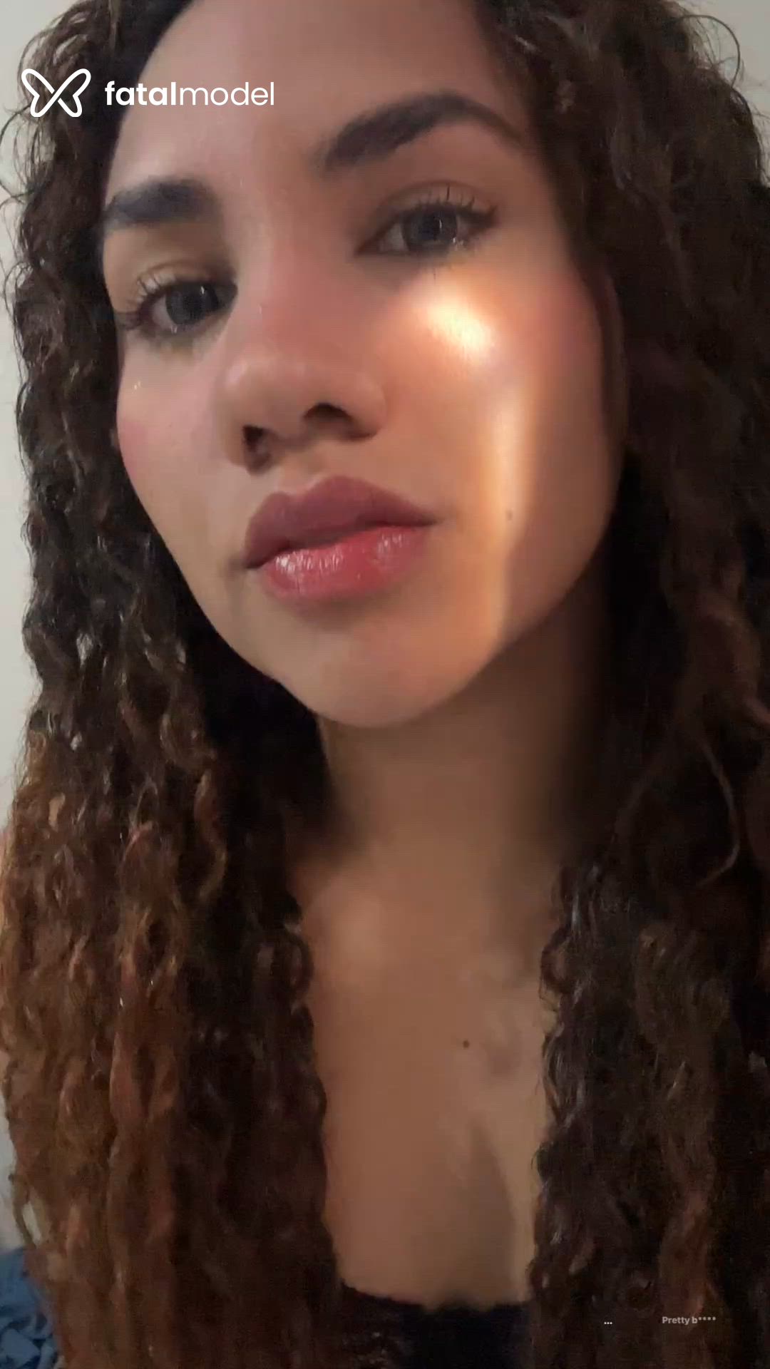 Acompanhante mulher morena (o) de olhos castanhos - Alana Rivière Acompanhante mulher morena (o) de olhos castanhos - Alana Rivière