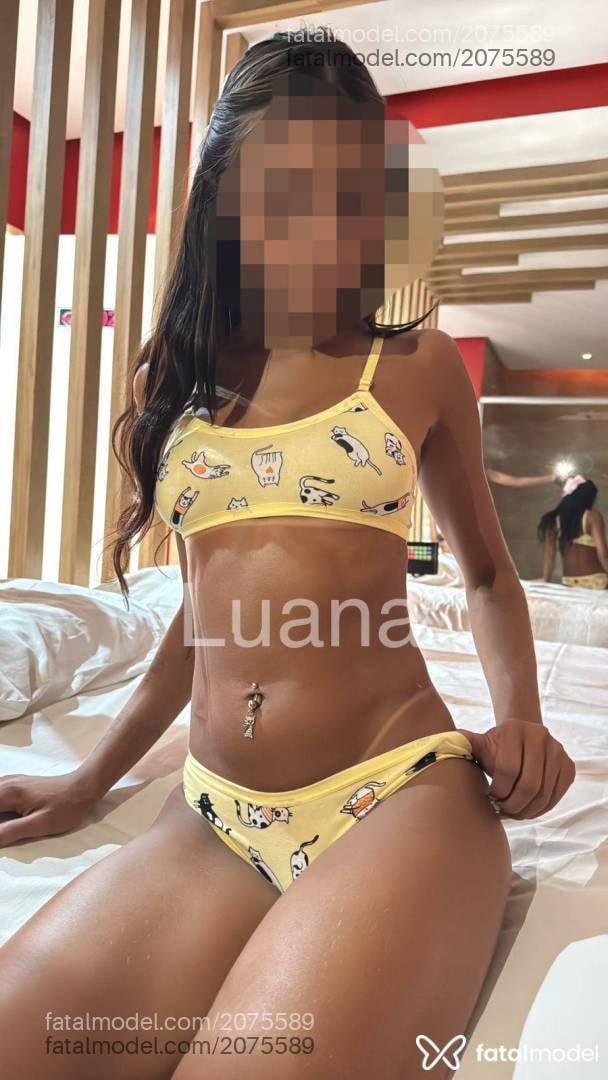 Acompanhante mulher com cabelo castanho de olhos castanhos - Luanna Alves