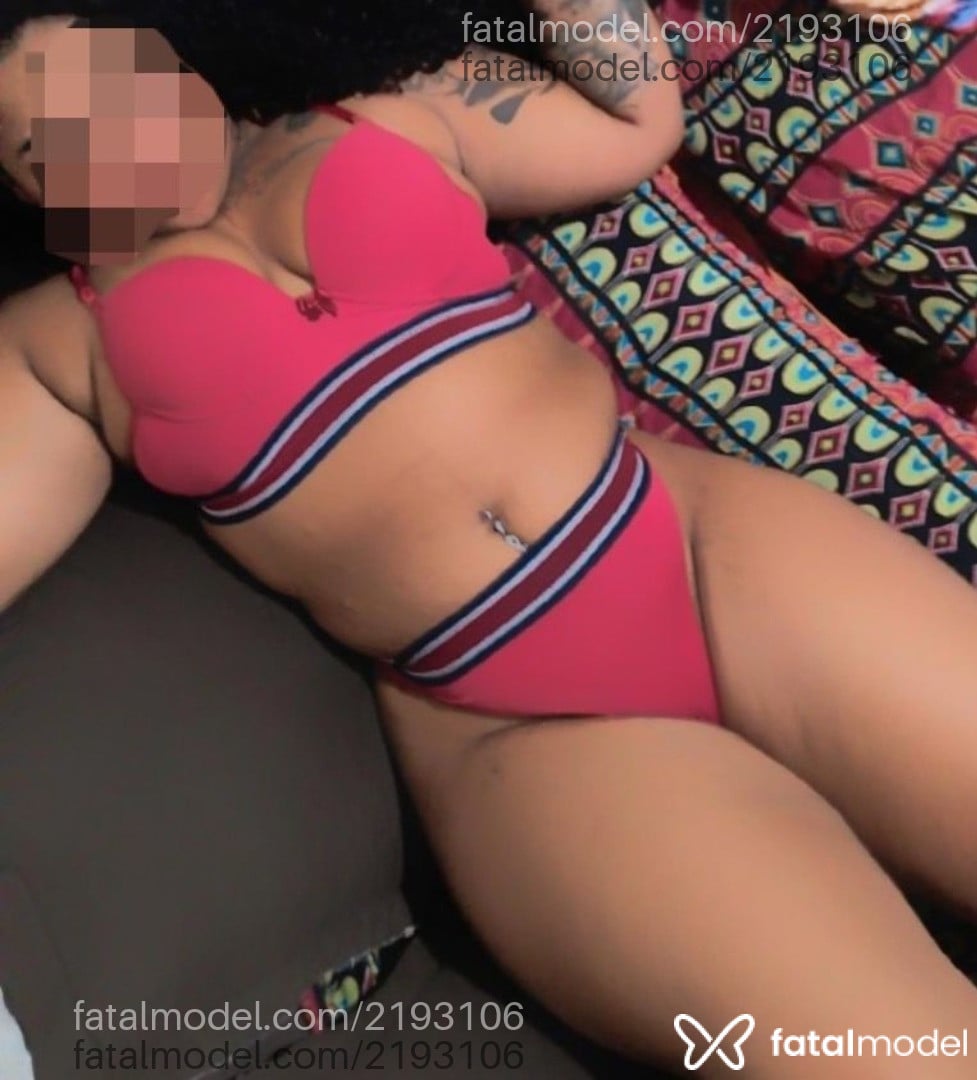 Acompanhante mulher morena (o) de olhos mel em Cariacica Acompanhante mulher morena (o) de olhos mel em Cariacica - Paola Pyres