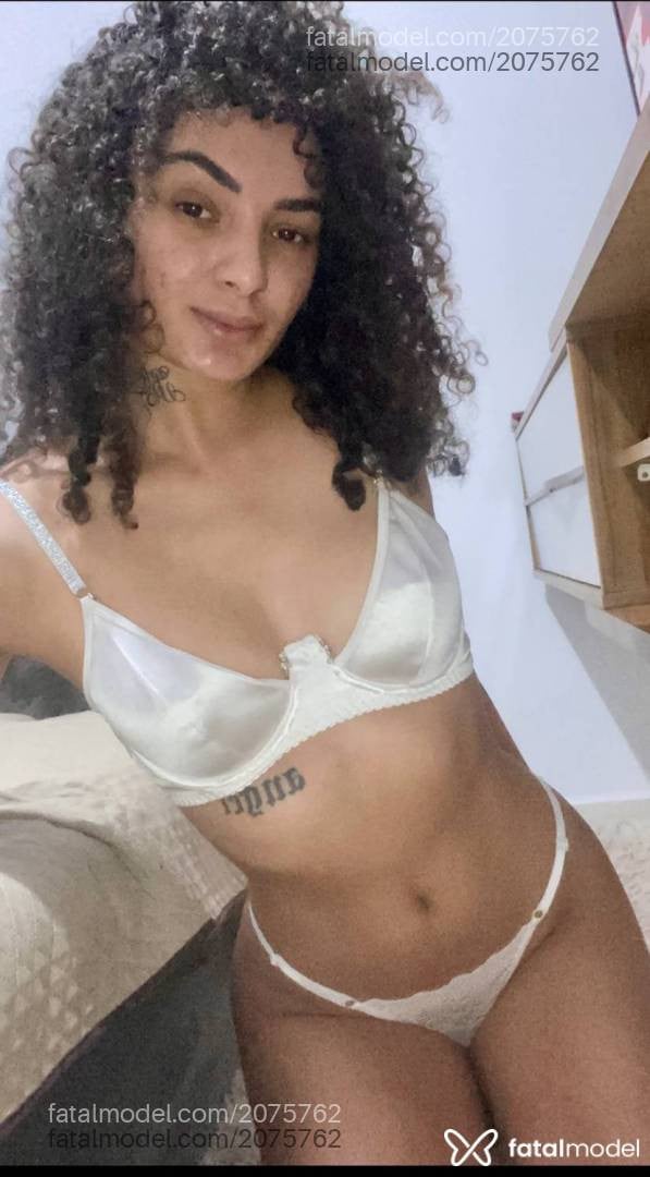 Acompanhante mulher com cabelo castanho de olhos castanhos - Fany Olivr