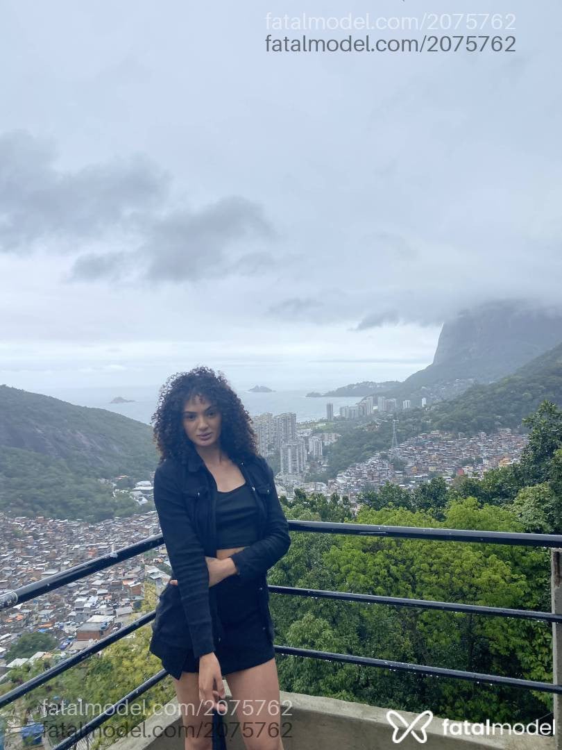 Acompanhante mulher com cabelo castanho de olhos castanhos em São Paulo - Fany Olivr