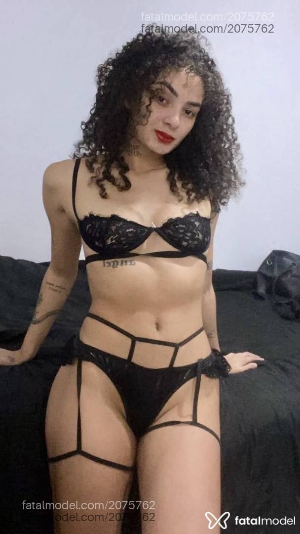 Acompanhante mulher com cabelo castanho de olhos castanhos - Fany Olivr