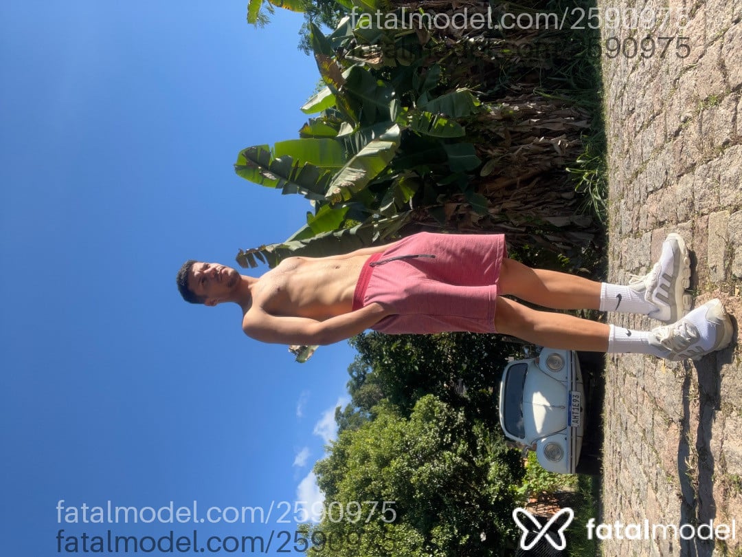 Acompanhante homem com cabelo castanho de olhos castanhos em Virtual - Henrique