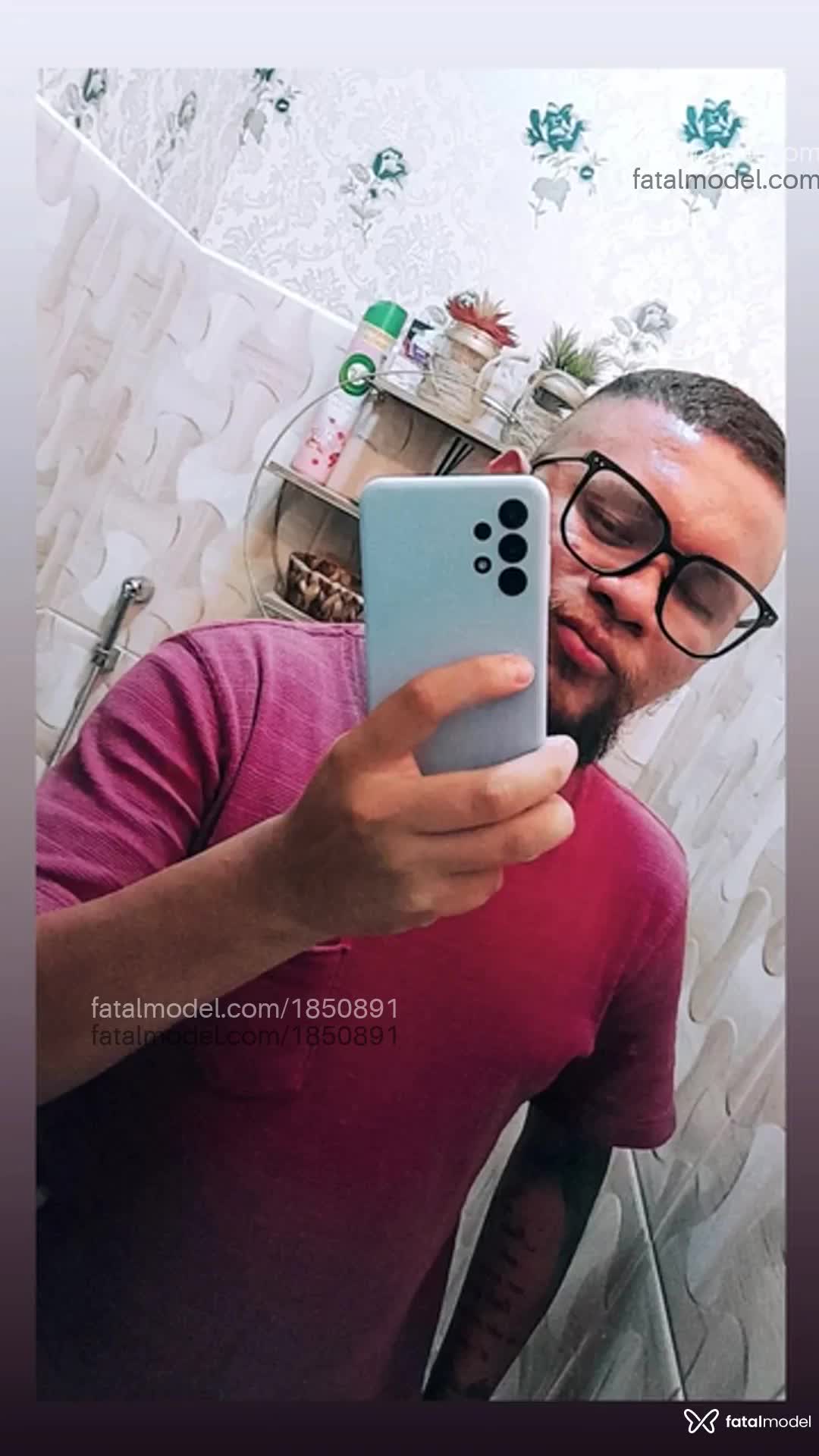 Acompanhante homem com cabelo castanho de olhos castanhos em Jaraguá do Sul Acompanhante homem com cabelo castanho de olhos castanhos em Jaraguá do Sul - Gustavo Pietro