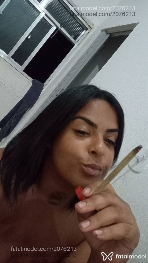 Acompanhante mulher morena (o) de olhos pretos - Priscila