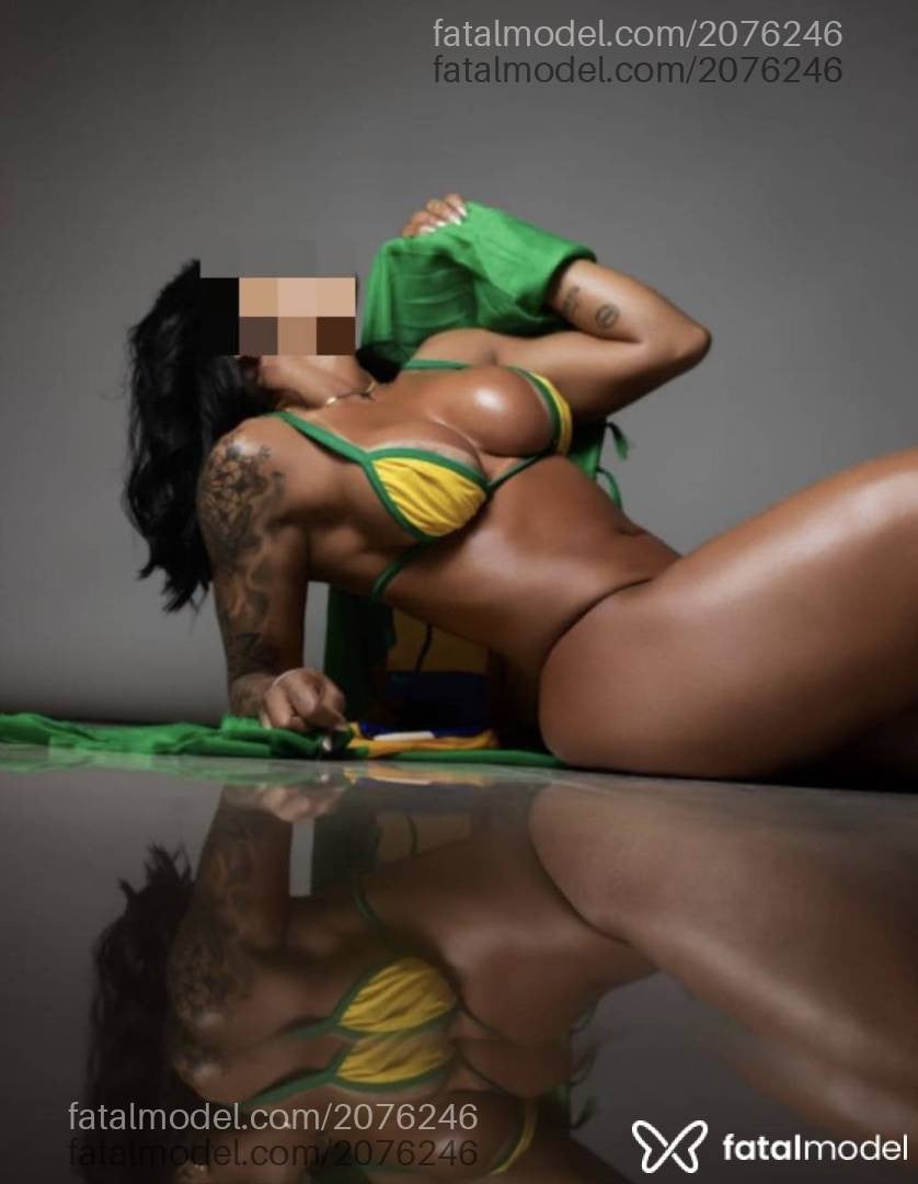 Acompanhante mulher morena (o) de olhos pretos - Laura Acompanhante mulher morena (o) de olhos pretos - Laura