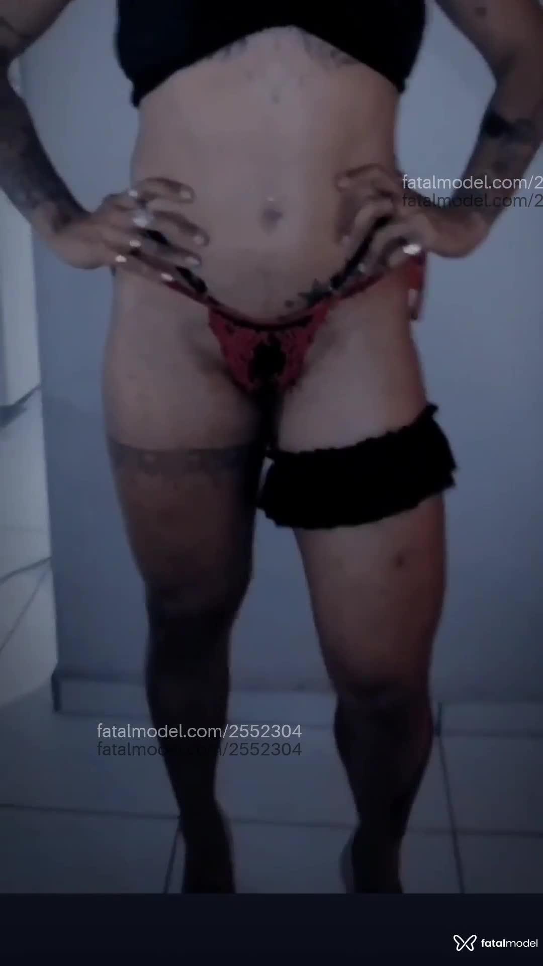 Acompanhante mulher morena (o) de olhos castanhos em Virtual Acompanhante mulher morena (o) de olhos castanhos em Virtual - Lara Santos