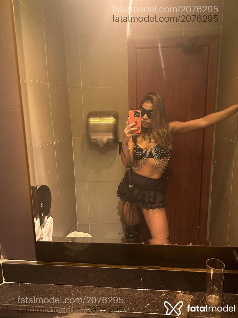 Acompanhante mulher com cabelo castanho de olhos castanhos em Cascavel - Eloah