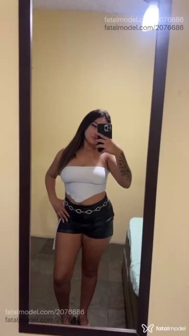 Acompanhante mulher com cabelo castanho de olhos mel em Cabo Frio - Bia Miranda