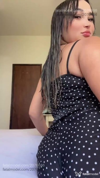 Acompanhante mulher com cabelo castanho de olhos mel em Cabo Frio - Bia Miranda