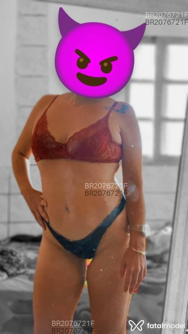 Acompanhante mulher com cabelo castanho de olhos castanhos em Vitória Acompanhante mulher com cabelo castanho de olhos castanhos em Vitória - Brenda