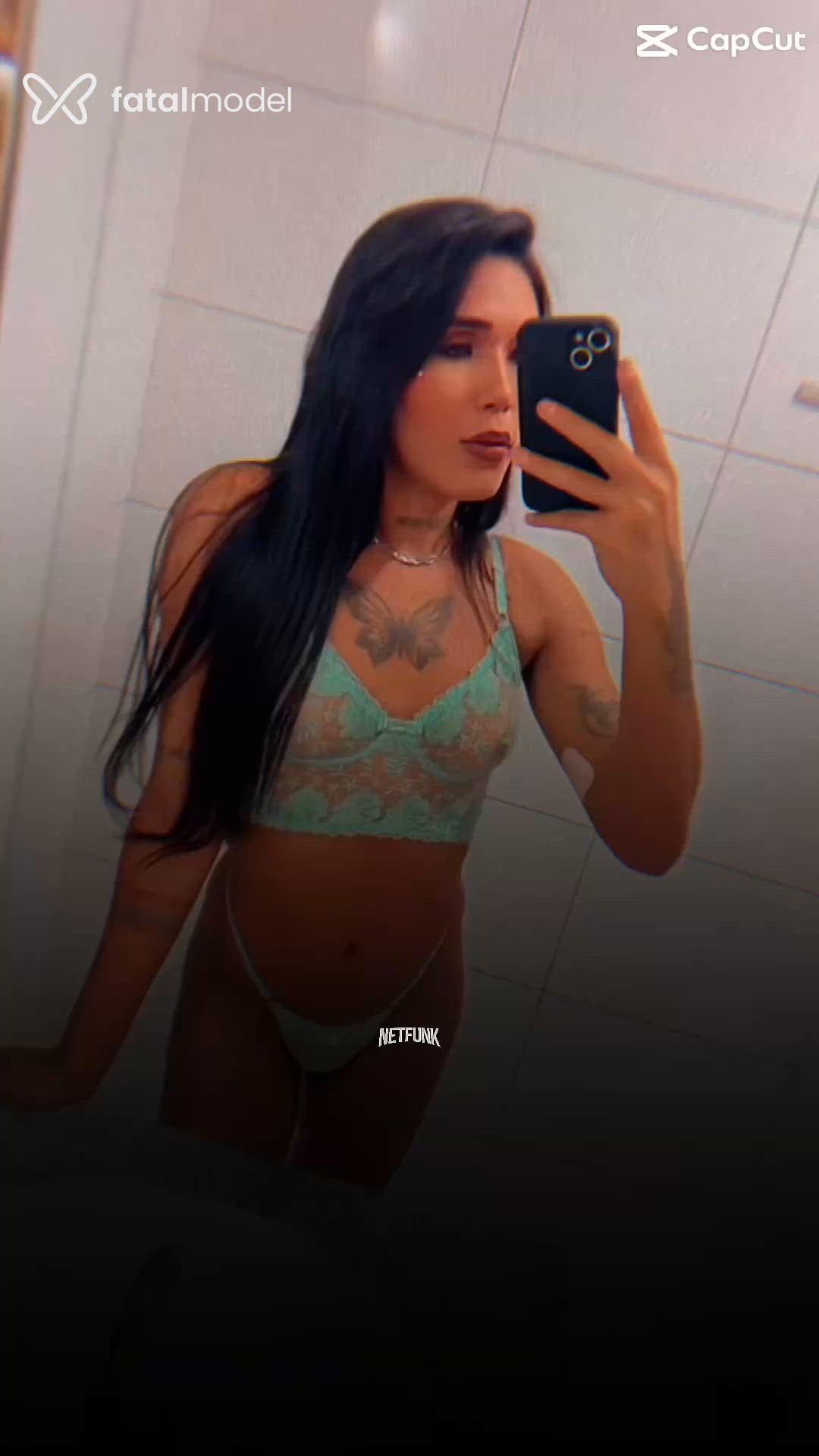 Acompanhante mulher trans morena (o) de olhos pretos - Pottira
