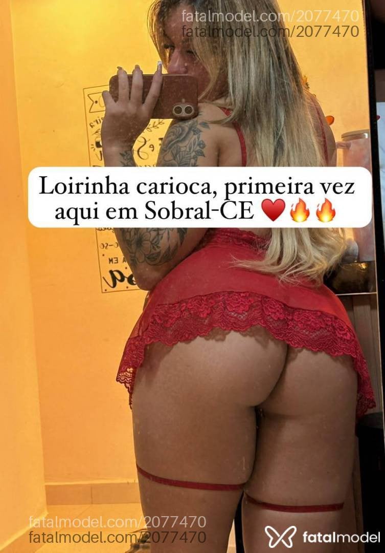Acompanhante mulher loira (o) de olhos castanhos - Emilly Albuquerque